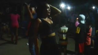 Biduan Goyang Diatas