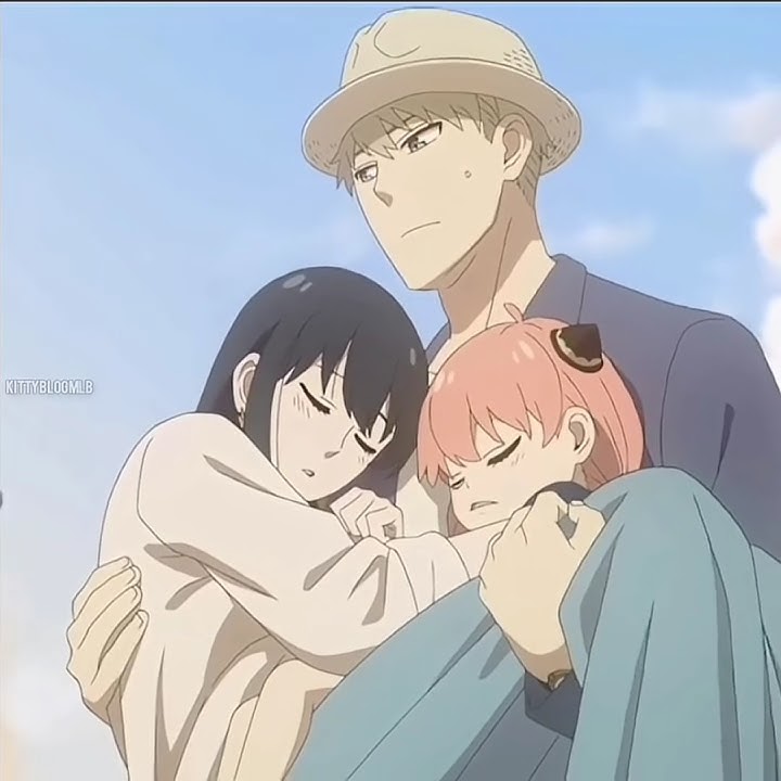 Loid carries Yor and Anya ❤️‍🩹 #spyxfamily #loidforger #yorforger #anya #anime #edit #trending