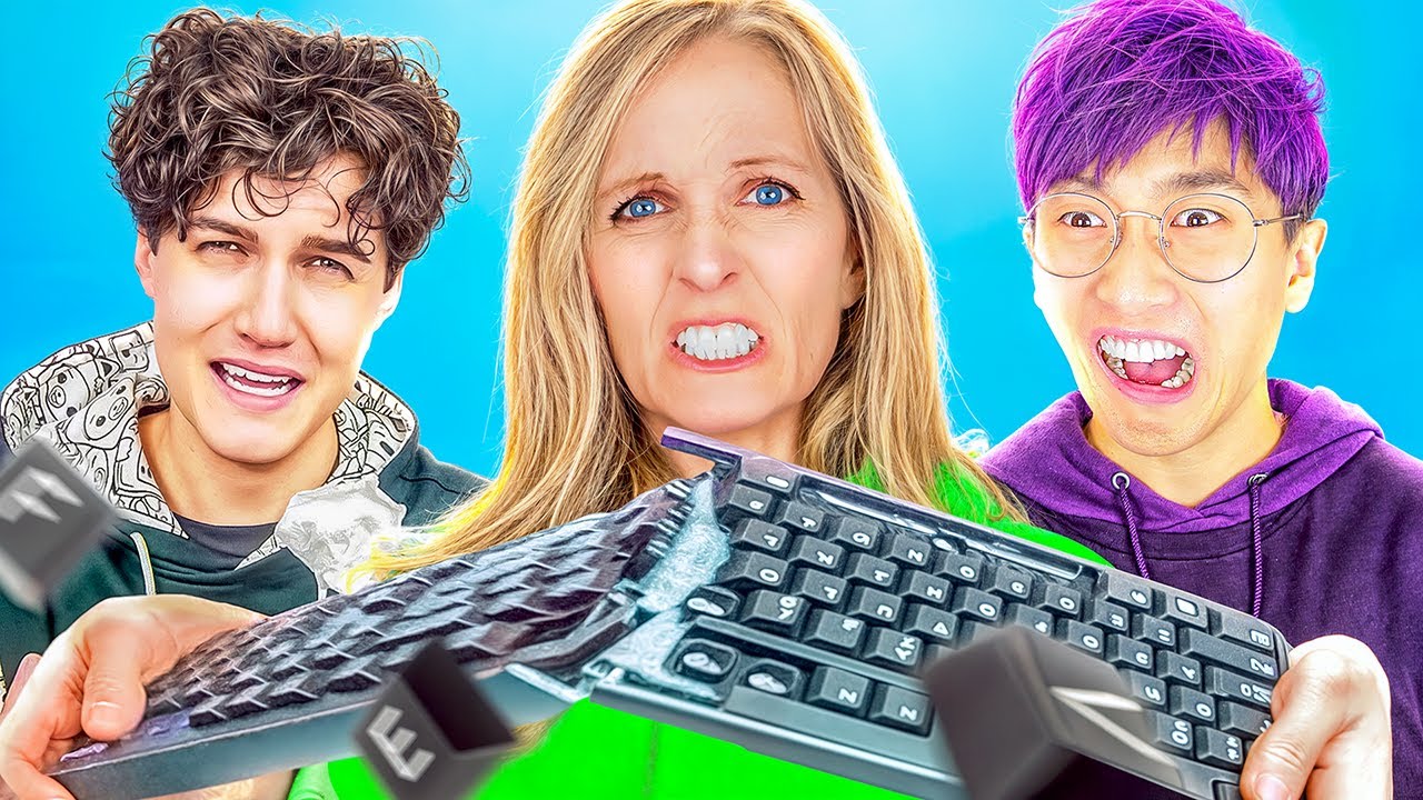 OUR MOM BLOCKED ROBLOX?!