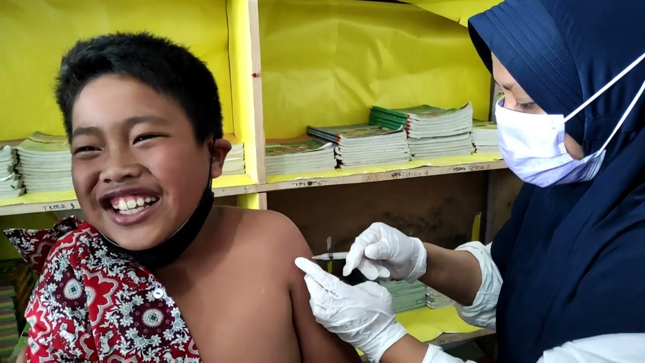 Ekspresi Lucu Anak - anak SD di Suntik Vaksin #lucu banget