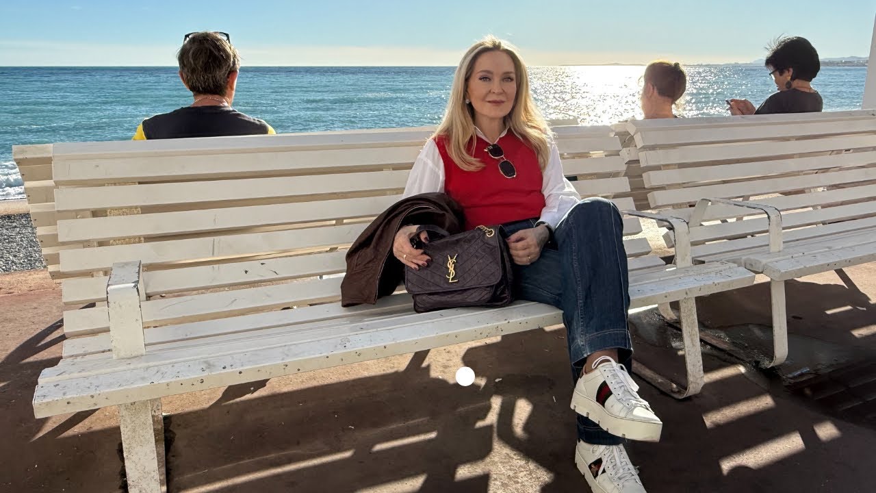 Ницца, залив Ангелов, Английская набережная, один из красивых городов Лазурного берега Франции. 