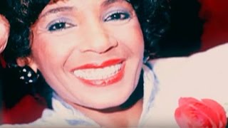 Shirley Bassey - No Fingire (No Pretending) -w/ Spanish to English Translation (1989 Recording)