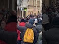 Hlava na hlavě. Adventní Prahou proudí turisté jako řeka, přijede jich až 750 tisíc