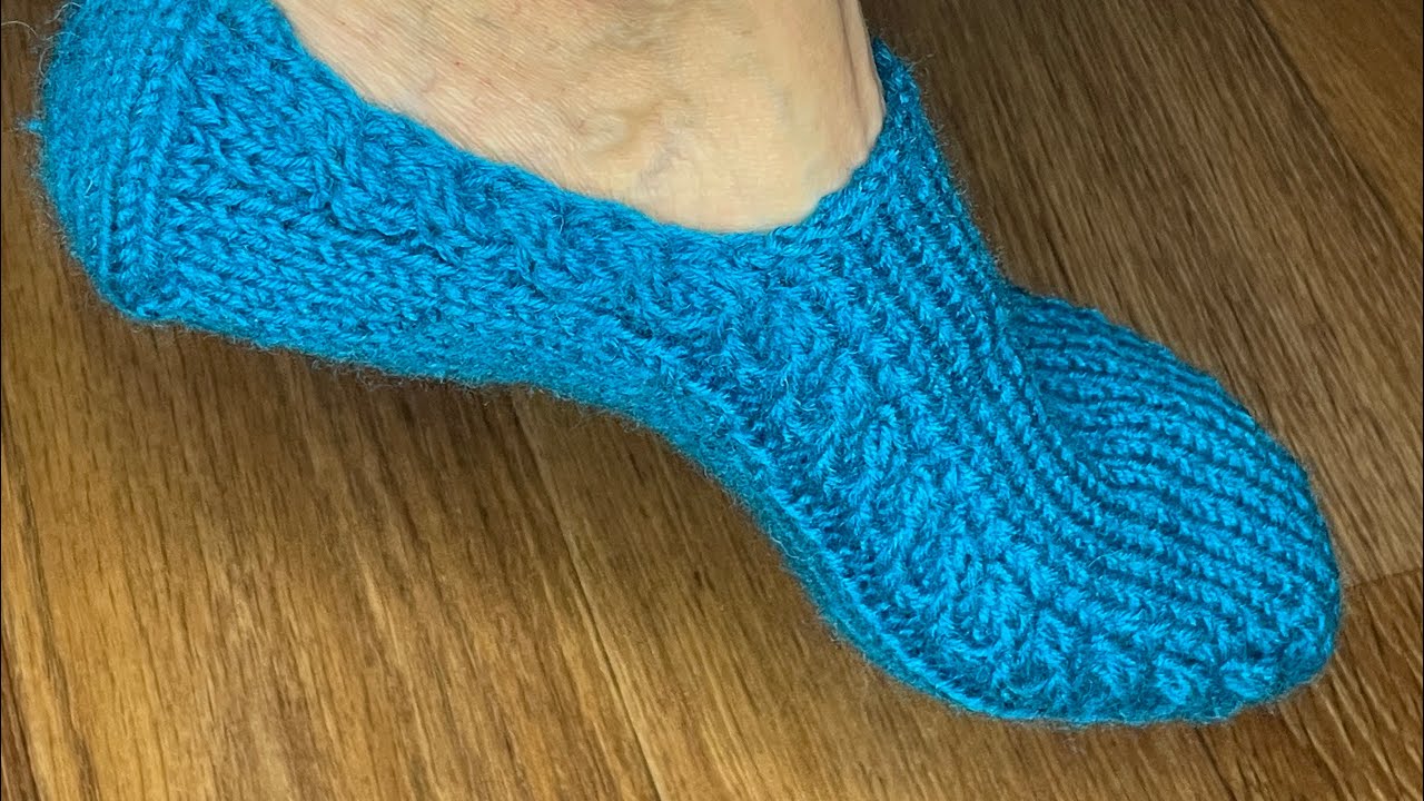 ТАК ВЫ ЕЩЕ НЕ ВЯЗАЛИ! На любой размер! Необычные тапочки следки  на двух спицах!