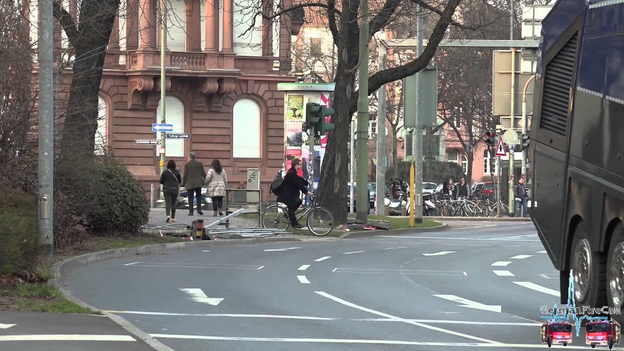 FuStW + 3x Krad Polizei Frankfurt