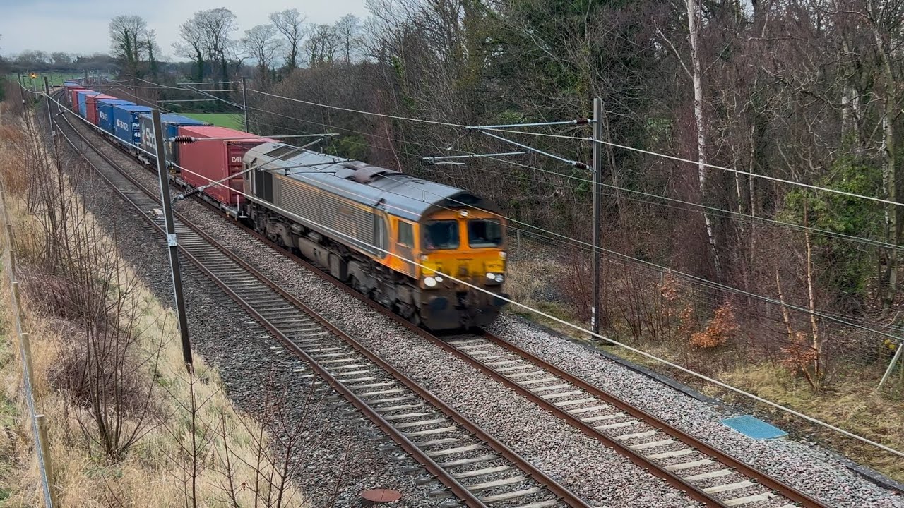 GBRf 66719 passes Redhouse Castle with 4E04 Mossend to Doncaster #train ...