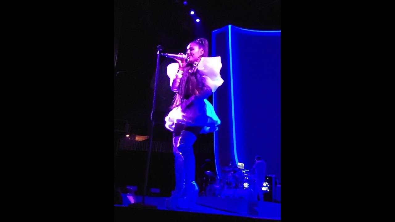 ARIANA GRANDE - BREATHIN - LIVE SWEETENER WORLD TOUR ATLANTA 11/19