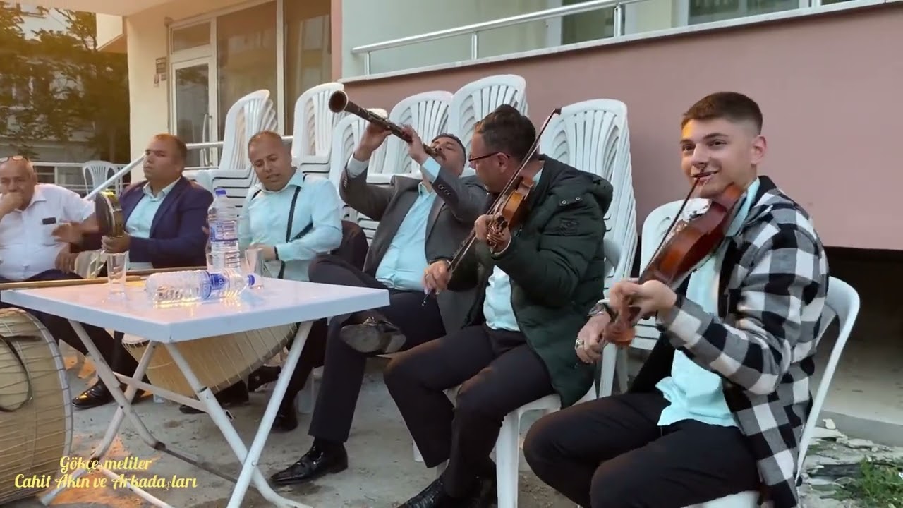 Gökçeşmeliler Şafak söktü sunam uyanmaz , Ela gözlüm ben bu elden gidersem , Atam dedim atılmıyor