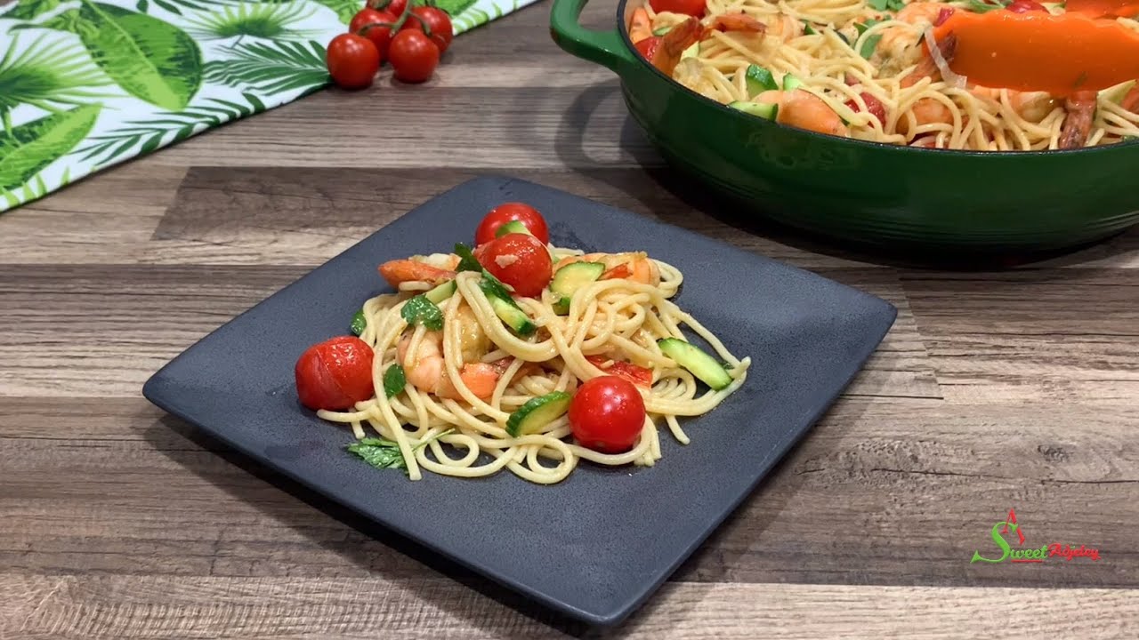 Tasty Spaghetti In Light Tomato Sauce, When I Make This It’s All Gone My Family Loves It ASMR