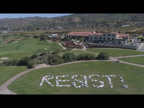 Hechizo de activistas a resistir en el campo de golf Trump