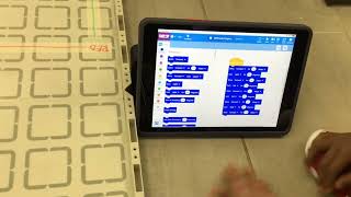 1st & 2nd Graders coding the VEX123 manually and using block coding app