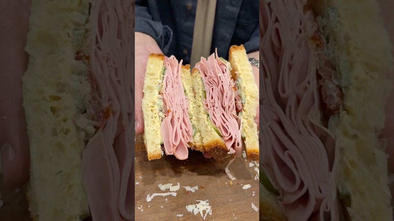 Нашумевший сэндвич с Мортаделлой🔥 Отведал бы?