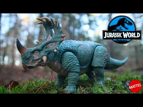 Hammond Collection Sinoceratops Jurassic World Mattel