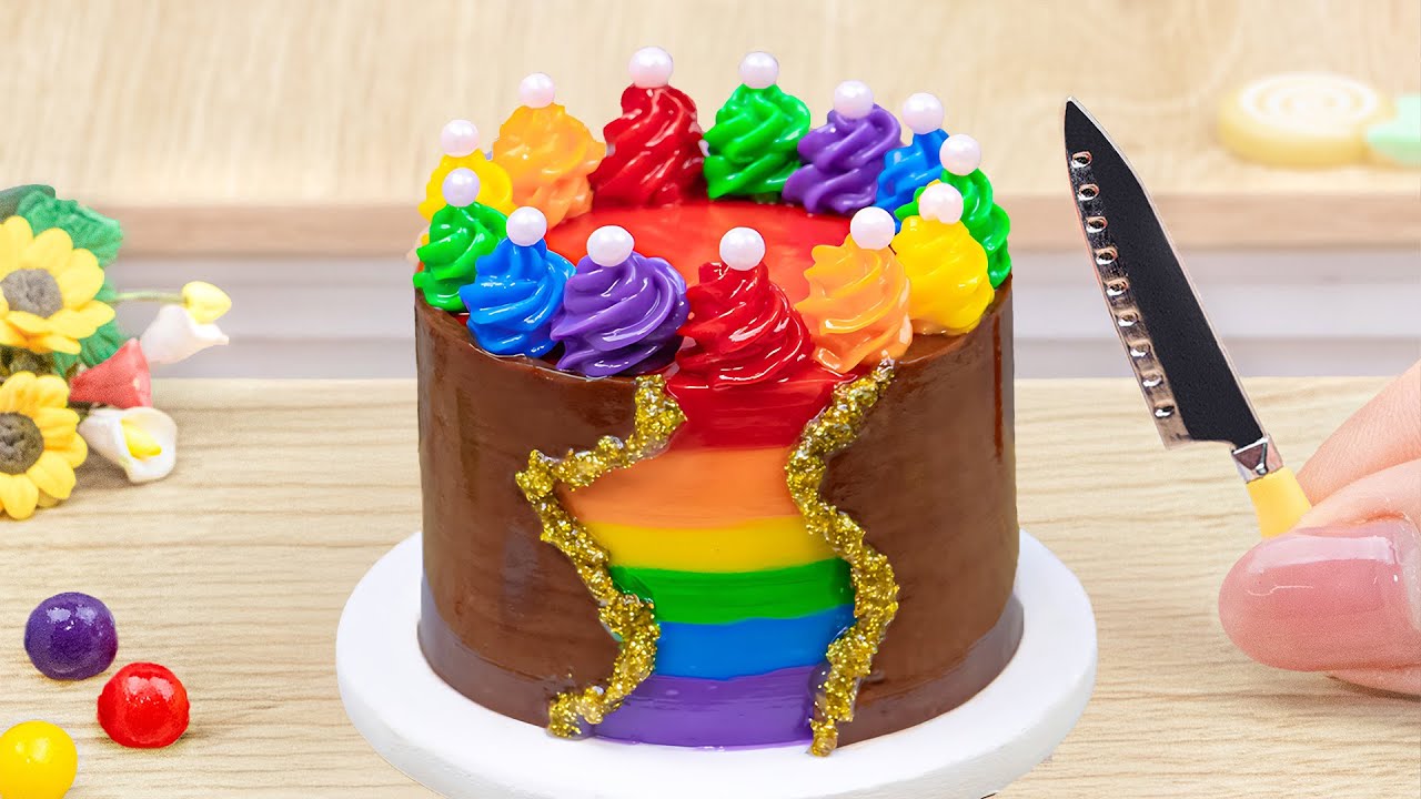 Beautiful Miniature Rainbow Cake Decorating Ideas | Amazing Miniature KitKat Chocolate Rainbow Cake