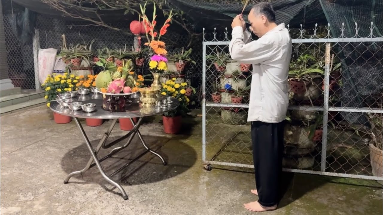 Phong tục Việt Nam ngày cuối năm| Gia đình ngoại chuẩn bị đêm giao thừa rước thần thánh về ăn tết