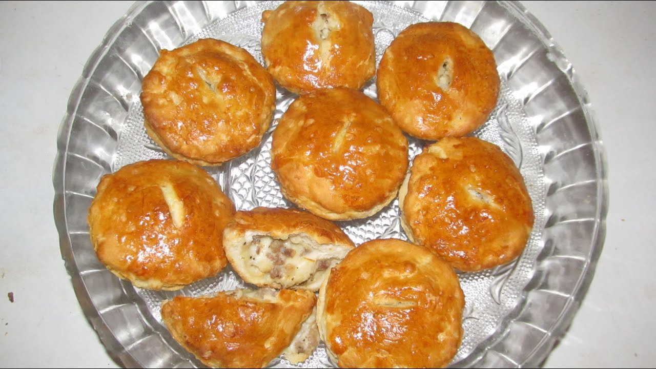 SAUSAGE GRAVY BISCUIT PIE OH MY! YouTube