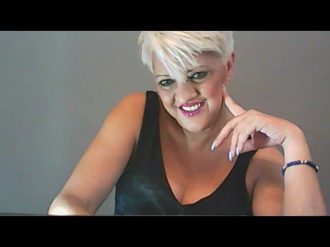 asmr Intense Whispering  show&tell + application lip gloss comico Tasacm 05