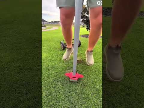 Dig the ground with a simple box-shaped tool
