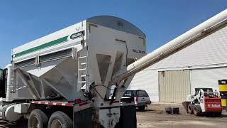 1990 Peterbilt 377 Dry Truck