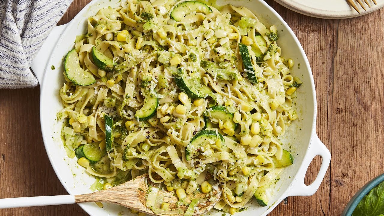 How To Make Spicy Pesto Pasta With Sweet Corn & Zucchini ...