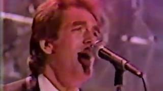 Huey Lewis and the News - &quot;It&#39;s All Right&quot;/&quot;Heart of Rock and Roll&quot; - 1985 (Grammy Awards)