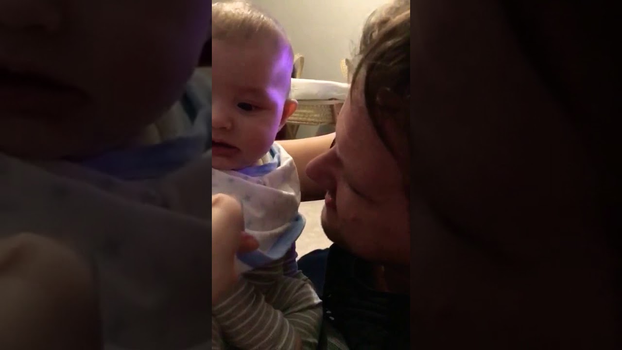 Gülen bebek 👶 YouTube