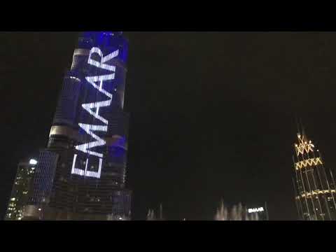 Baby Shark at Dubai Mall fountain