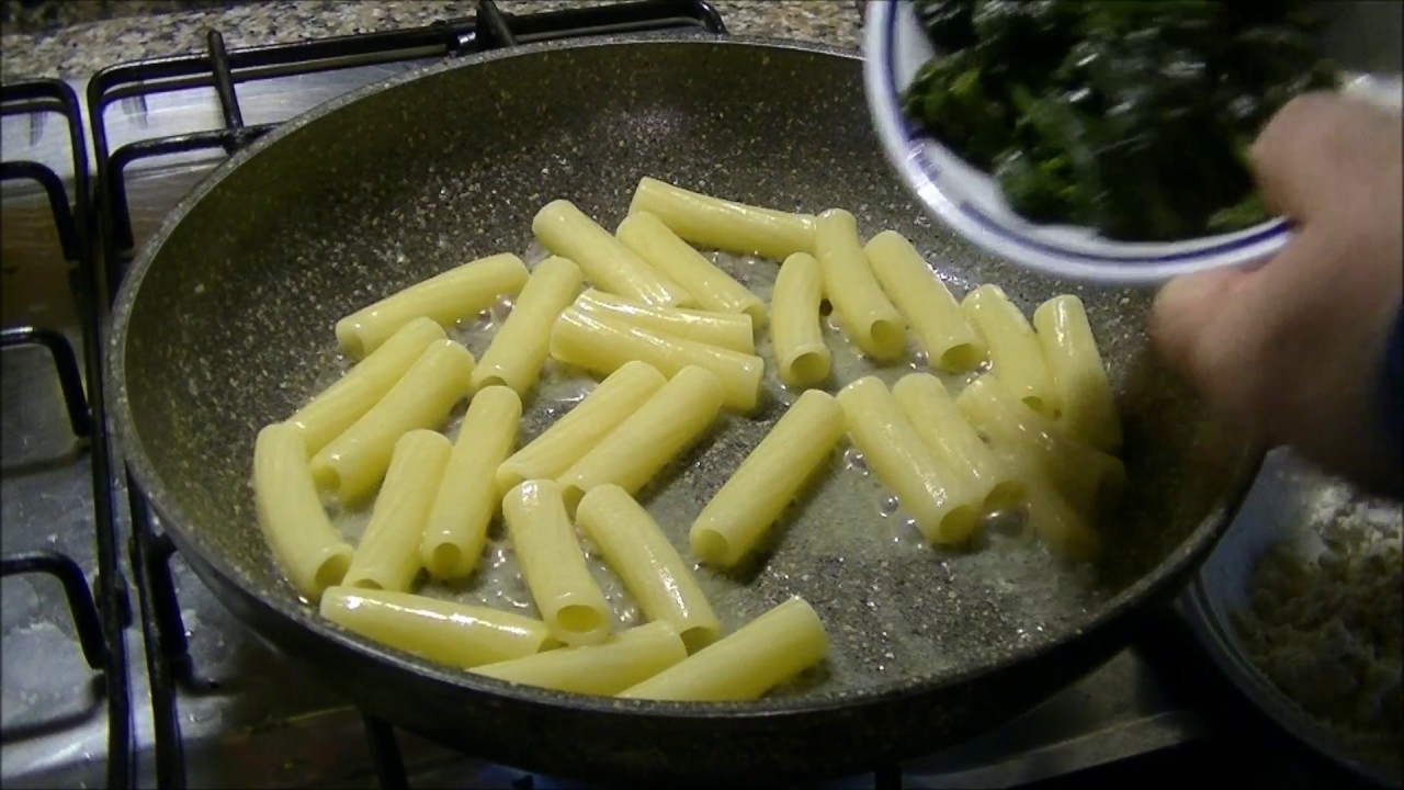 Rigatoni con ricotta, spinaci e pecorino di Carmasciano