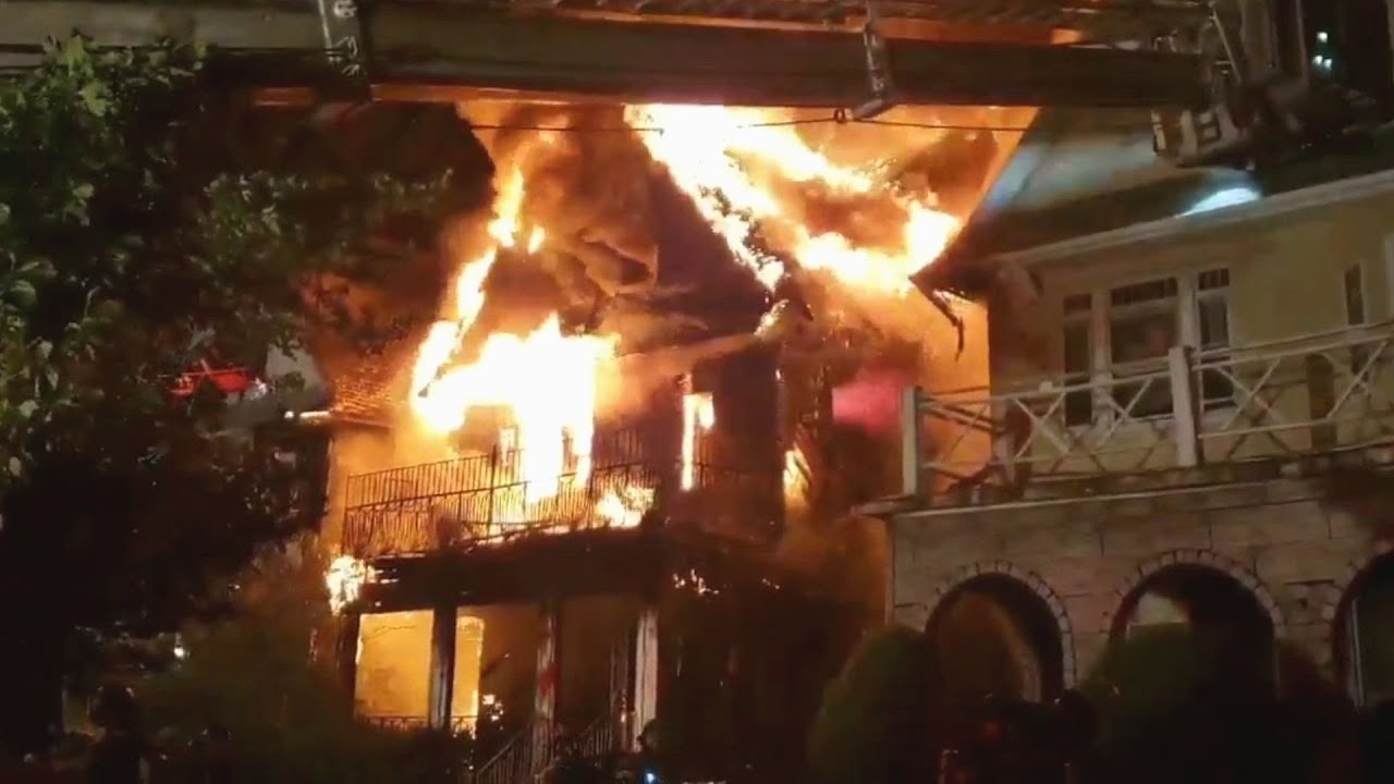 Multiple injured as massive Brooklyn house fire spreads: FDNY