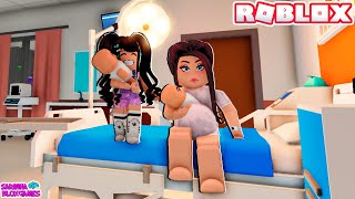 MINHA MÃE ESTÁ GRÁVIDA DE GÊMEOS- Maple Hospital- Roblox screenshot 3