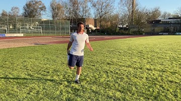 dynamic standing quad stretch