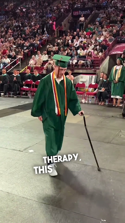 He did the impossible at his graduation 👏