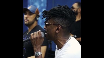 Thumbnail of "Pixote emociona com 'Mande um Sinal' ao vivo na Rádio Mania"