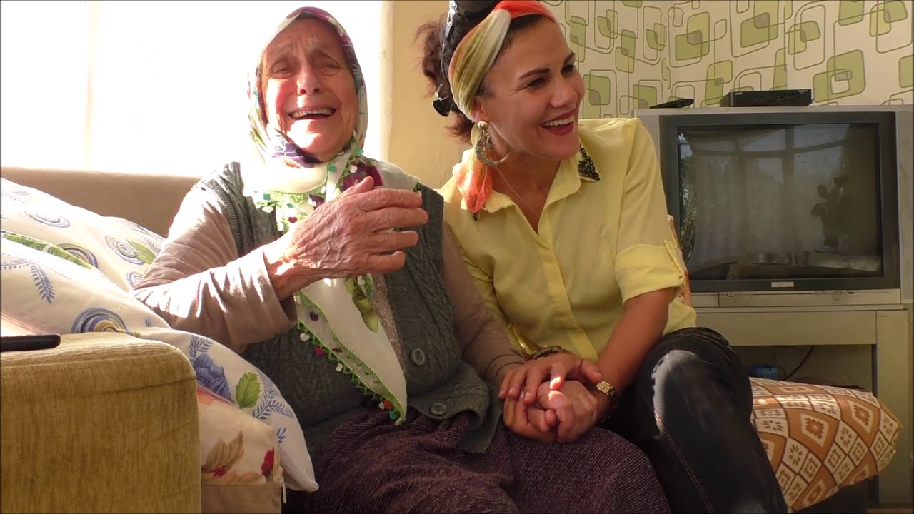 Hajgare Shqipe me gjyshen Hava 80 Vjeçare  ne Det te Zi :):):@shqipetareteTurqise