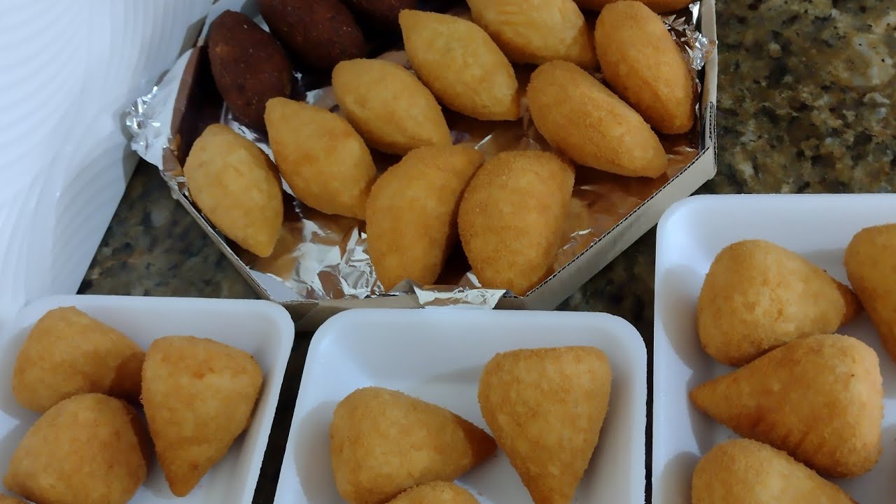 3 tipos de salgados tamanho lanchonete bar