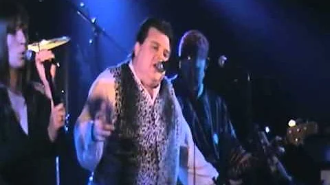 Terry Nash as Meatloaf  sings Bat out of hell live