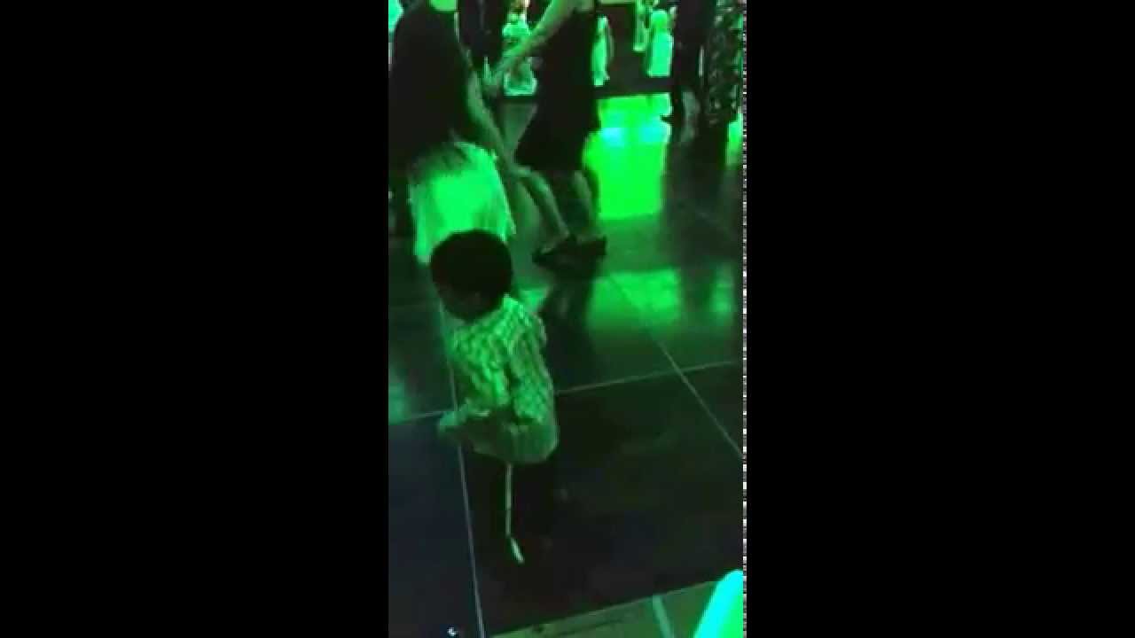 Video of Tris dancing