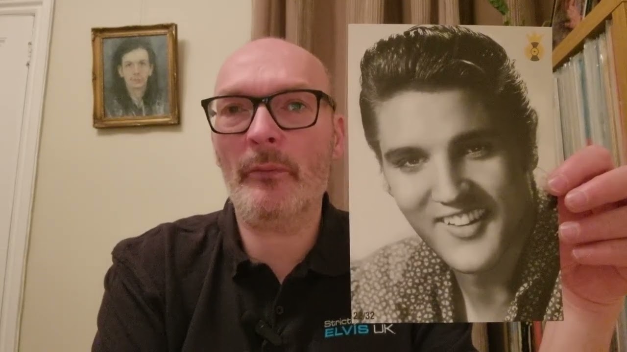 32 фотографии Элвиса Пресли были опубликованы официальным фан-клубом Элвиса Пресли Великобритании.