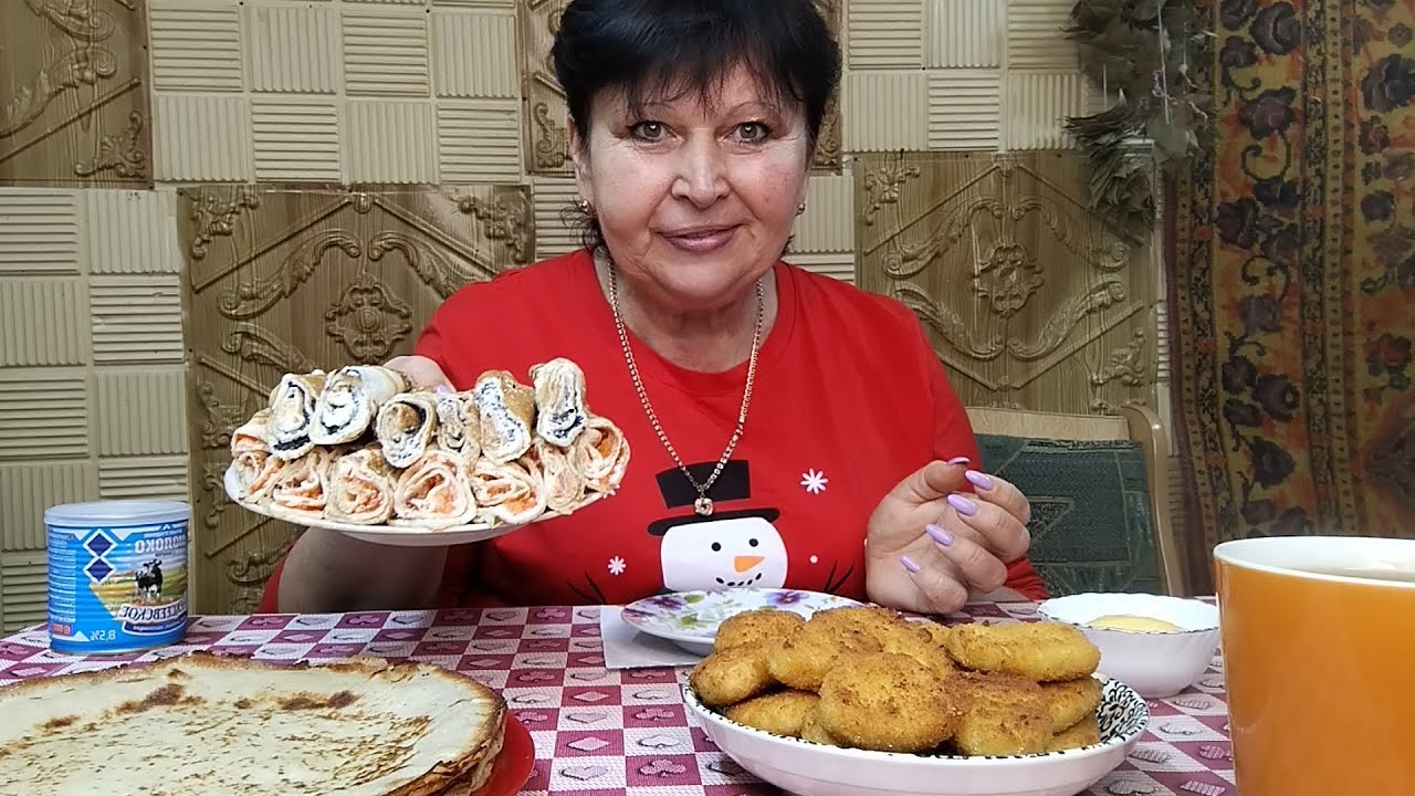 Mukbang. С масленичной неделей. Блины, наггетсы, чай. 