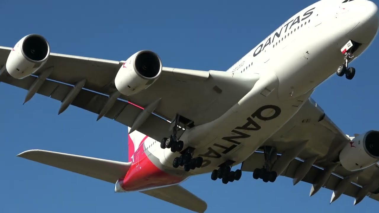 QANTAS🦘AIRBUS A380 SUPER OVER HEAD LANDING RWY34 MELBOURNE YMML🦘🛬🛬🔊🔊🔊🔊🔊🔊