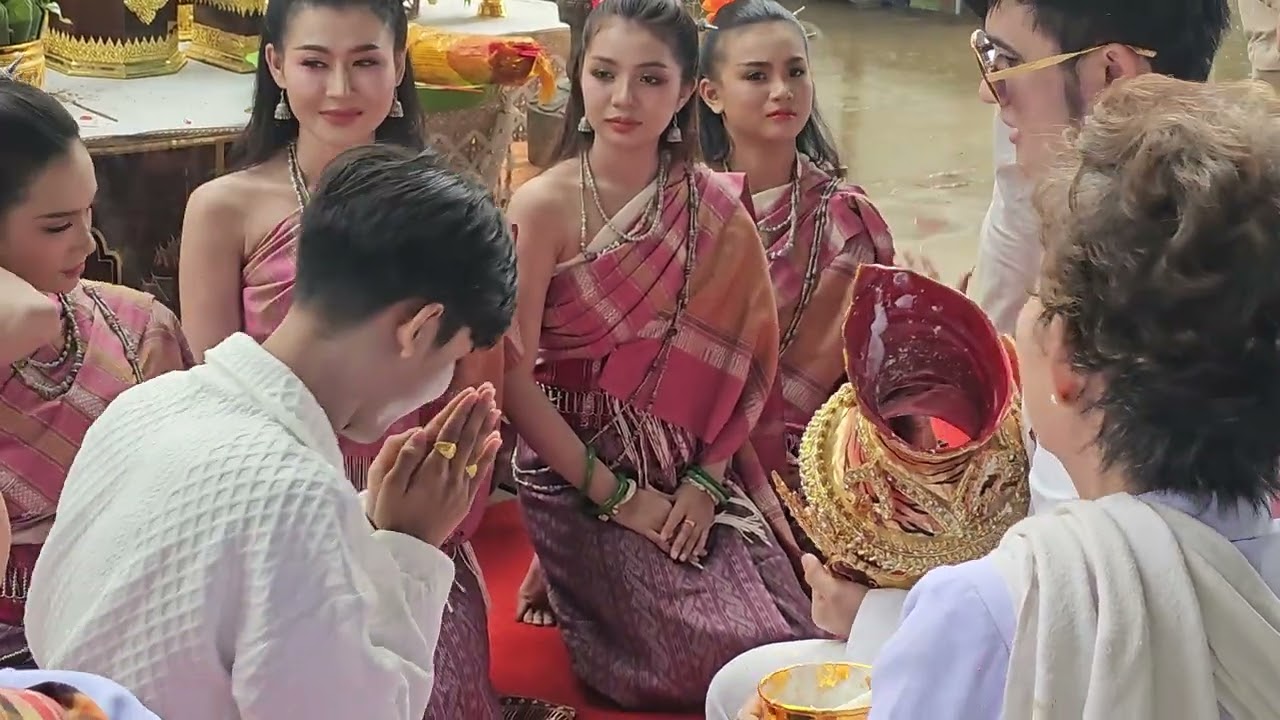 ทีมพระเอกนางเอก น้องมานะไหว้ครูครอบเศียร#สาวน้อยเพชรบ้านแพง #