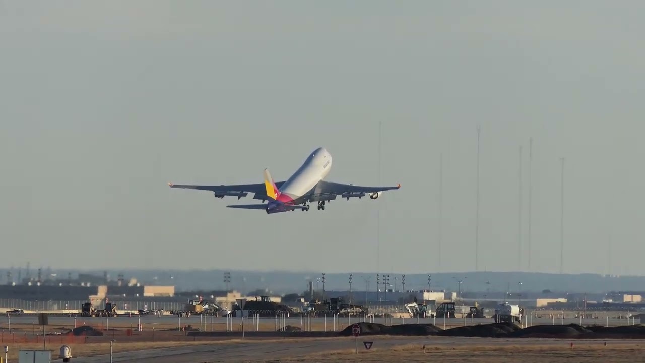 Huge Asiana Cargo Plane Taking Off