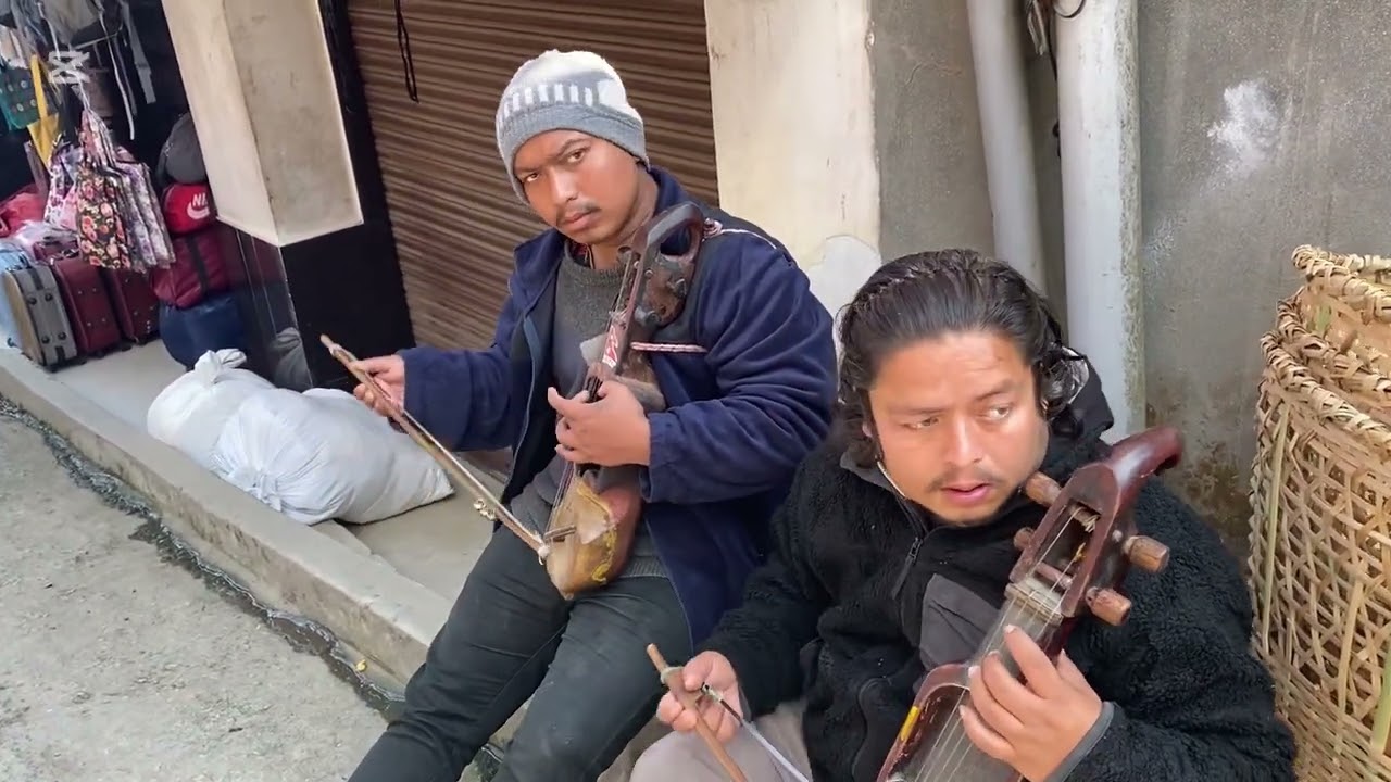 सारांगी बजाएर मिठो गीत  आफ्नो मौलिक सबैले सम्मान गरौ