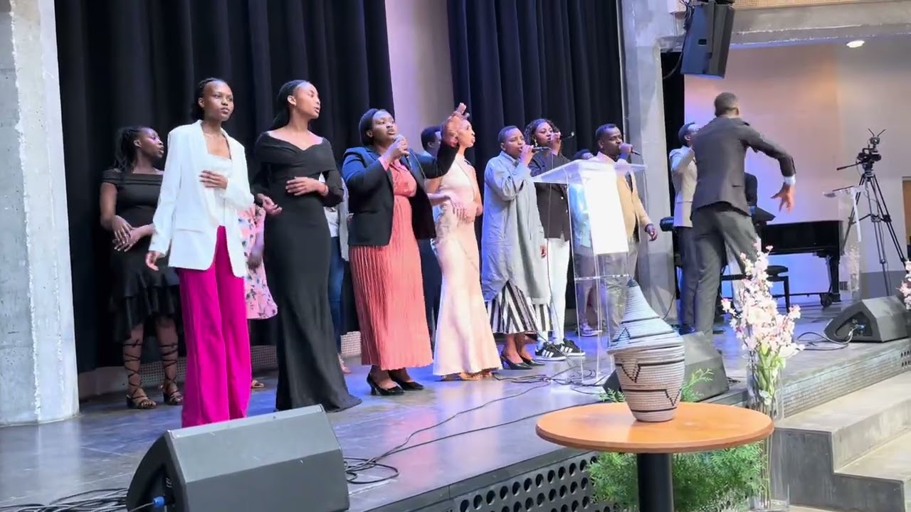 Nimejificha ndani ya Mwamba covered by Victory Choir