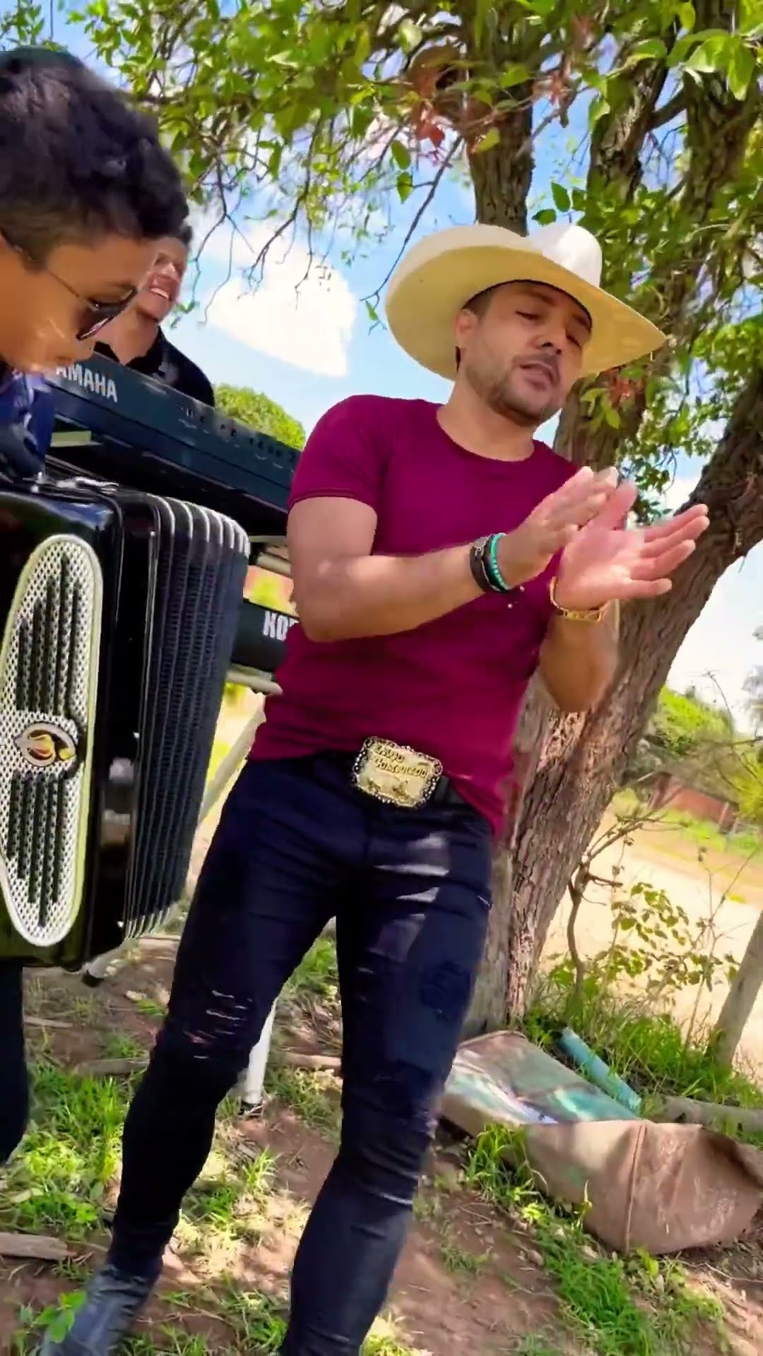 Leãozinho pipocado com a música do forró do Goiás #boanoiteee #sertanejo