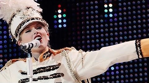 Taylor Swift - You Belong With Me (Fearless Tour)