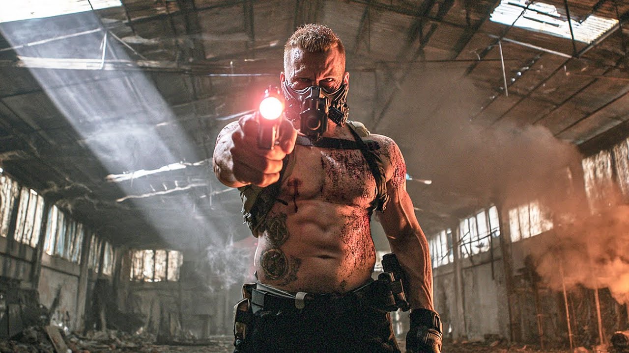 زعيم عصابه خطير عرف الراجل بتاعه بيسيب أهدافة عايشة فبعتلة جيش ملقتلة ونسي أنة أخطر قاتل هيندمة ملخص