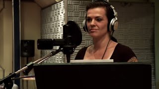 Revolverheld feat. Marta Jandová - Halt Dich an mir fest (Studio Version) Resimi