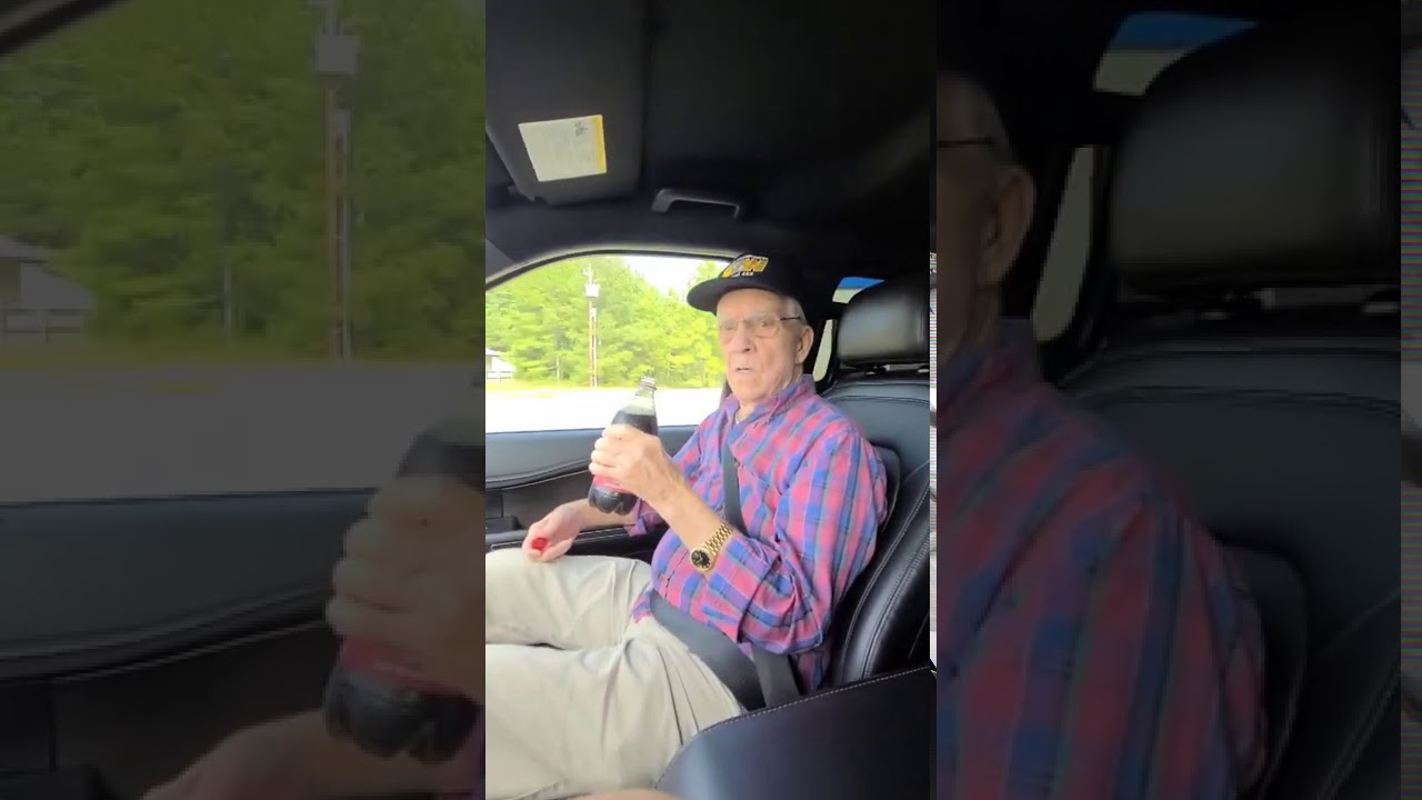 «Билли, как же быстро ты меняешь тему, когда я заговариваю о твоем круглом животе!»