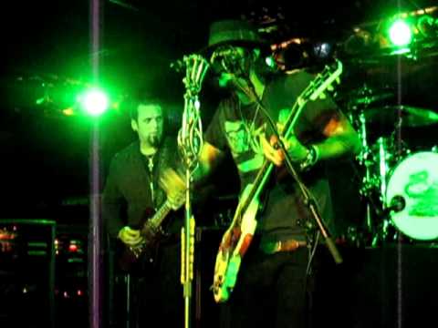 Three Days Grace - Get Out Alive Live - Machine Sh...